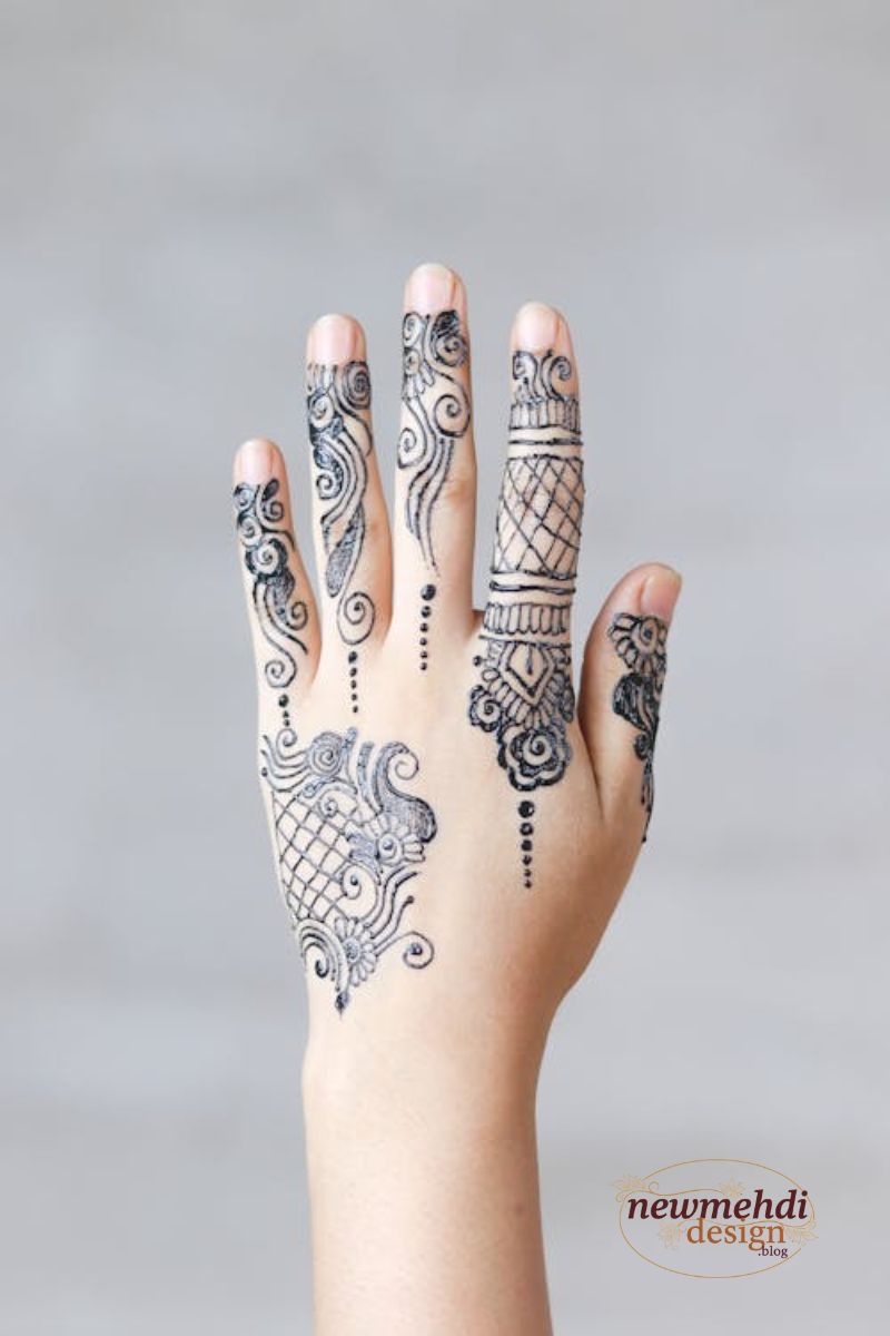 Front Hand Arabic Mehndi Designs