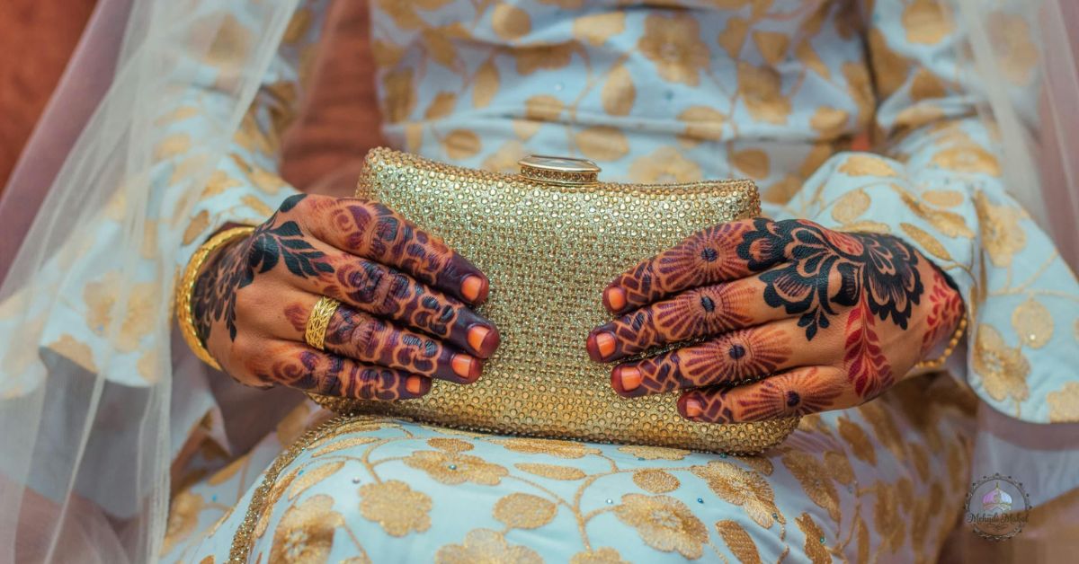 back hand mehndi design simple