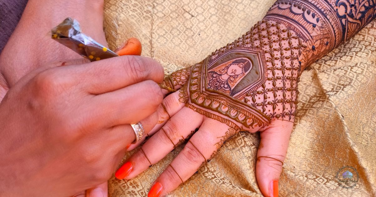 Popular Back Hand Mehndi Design Styles